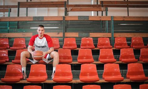 Standing Tall at 6’6”: Top NBA Players Who Rocked the Court.